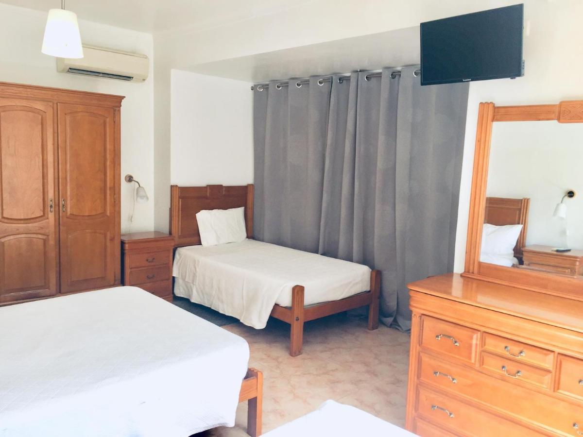 Residencial Principe Guest House Барейро Екстериор снимка